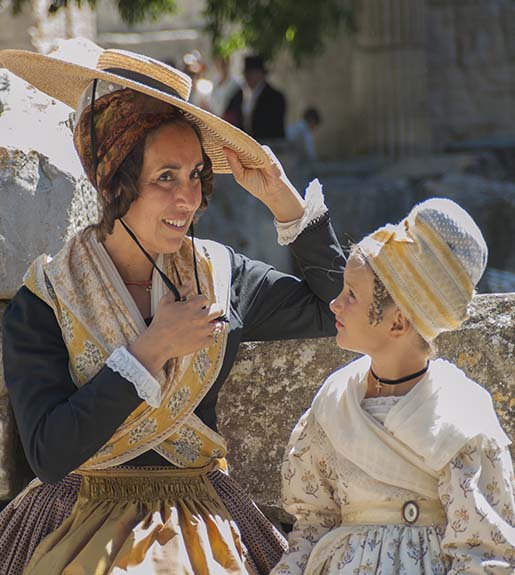 Fêtes provençale costumes traditionnels - Photo M. Buisseau